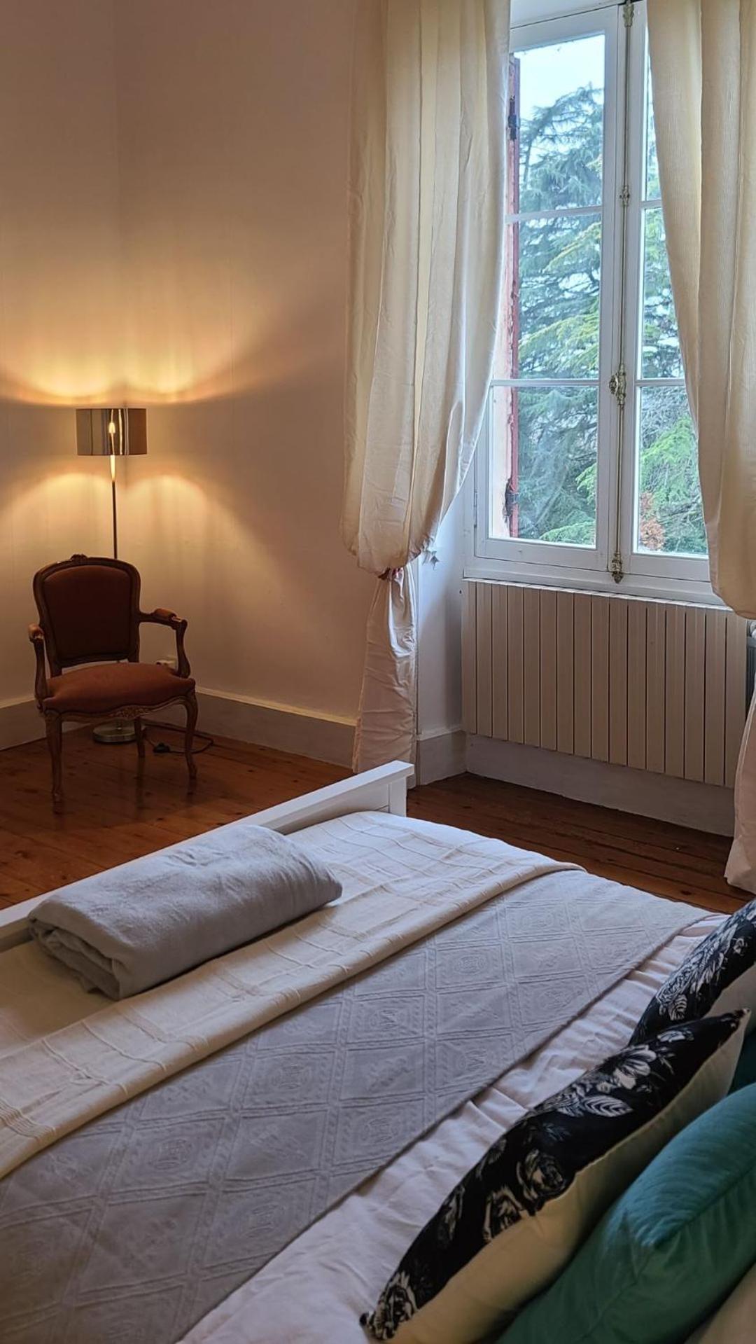 Le Manoir Du Moulin De Madame Bed and Breakfast Villeneuve-sur-Lot Kamer foto